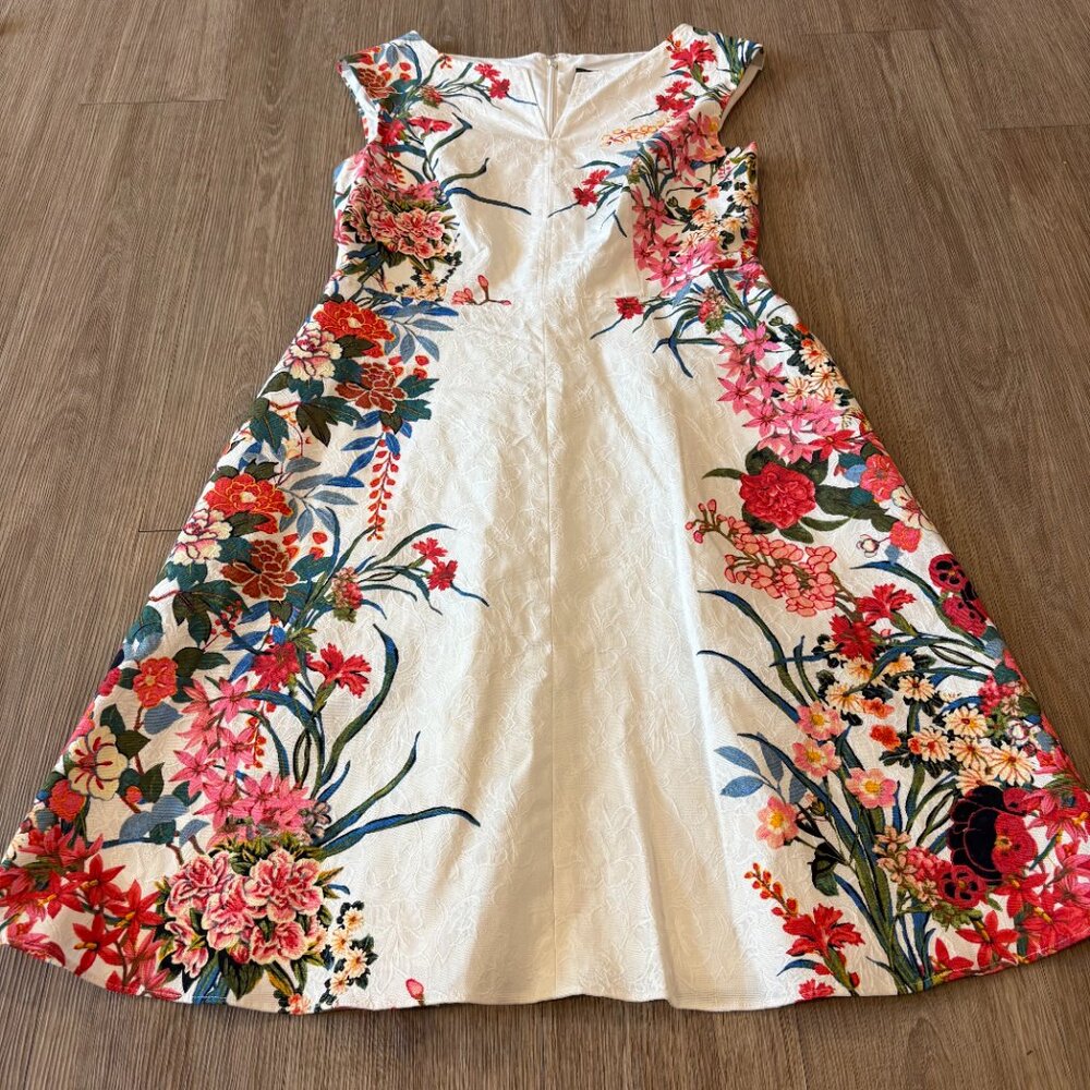 Adrianna Papell Floral Jacquard Fit & Flare Dress - Size 10 - Picture 4 of 7